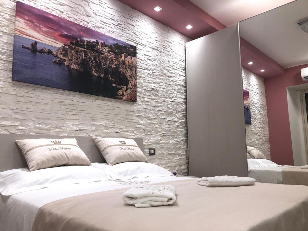 Suite Petit Catania Bagian luar foto